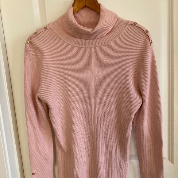 Calvin Klein Ribbed Pastel Pink Turtleneck with Gold Buttons - Picture 1 of 5